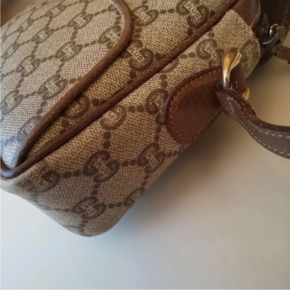 Gucci Elegant Brown and Cream Crossbody Bag - Picture 7 of 16